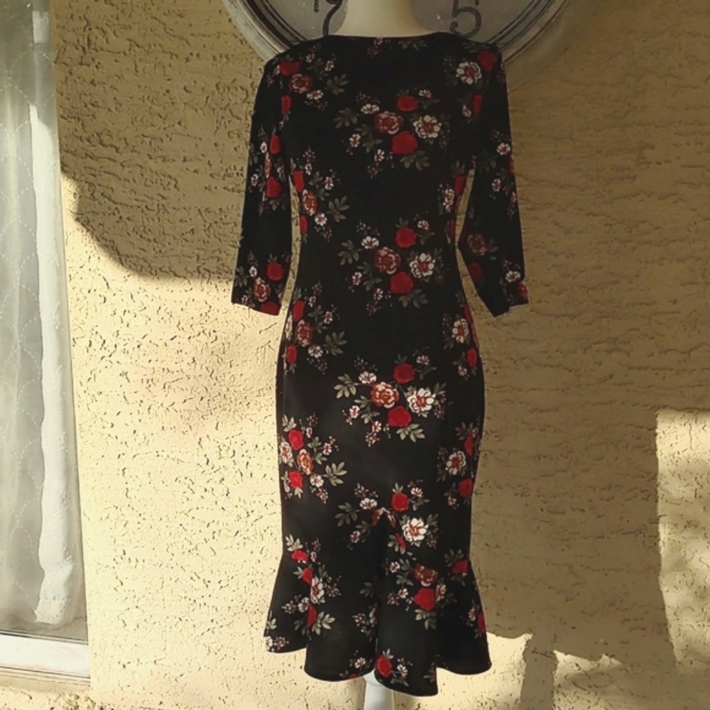 Body contouring, Midi floral Dress